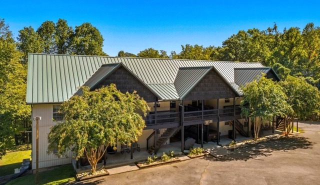 Fabulous 2 bedroom condo! Packed full of fun for family and friends!