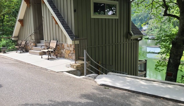 Fabulous 2-bedroom house with Boathouse and Screened Porch on charming Lake Lure