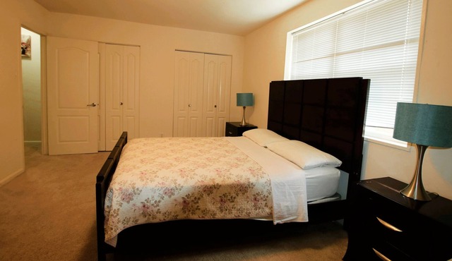 Fabulous 2 bedroom townhouse in Fairfax VA