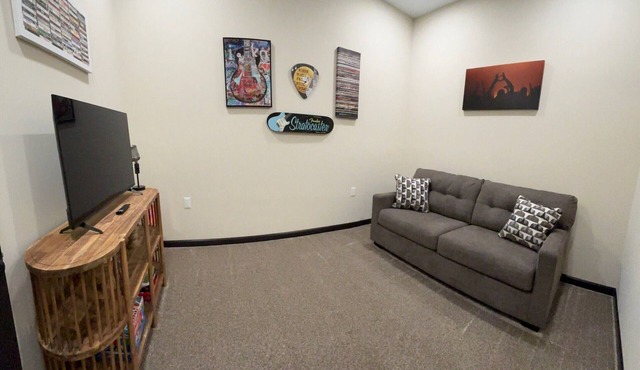 Fabulous 3-bedroom apartment in charming Fort Scott