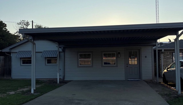 Fabulous 3-bedroom house with AC in charming Tyler