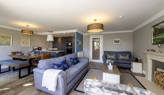 Fabulous 3 bedroomed apartment in the heart of Elie