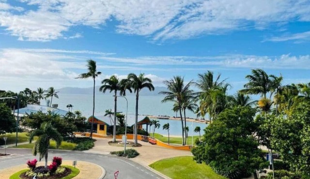 Fabulous 3Bed 2Bath With Stunning Views-The Strand