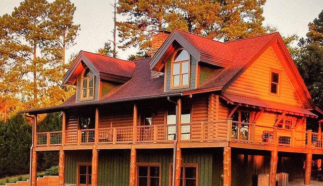 Fabulous 4-bedroom cabin in charming Pell City.