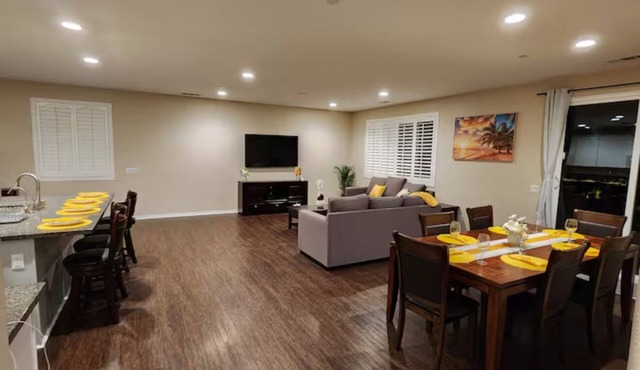 Fabulous 4-bedroom house with AC in Riverside