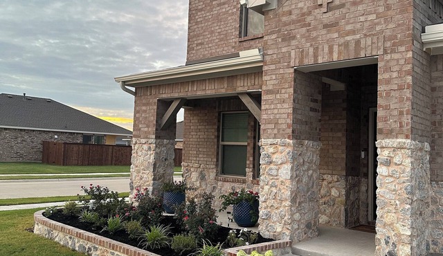 Fabulous 4-bedroom house in Haslet.Enjoy your stay!