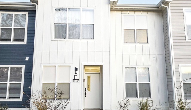 Fabulous 5-bedroom townhome in Kokomo