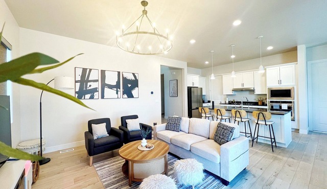 Fabulous 5 Bedrooms - New house with games room in Riverton