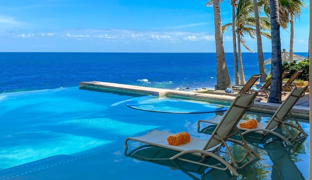 Fabulous 6 Bedroom Beach Home In Punta Pescadero with Infinity Pool - Sleeps 16!