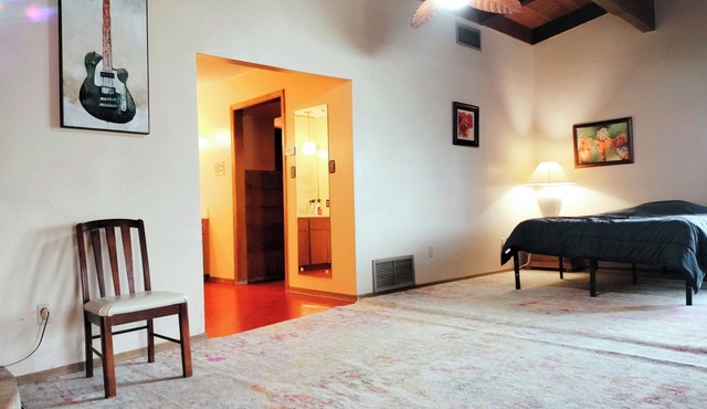Fabulous 6-bedroom Golf Villa with AC in charming Lawton
