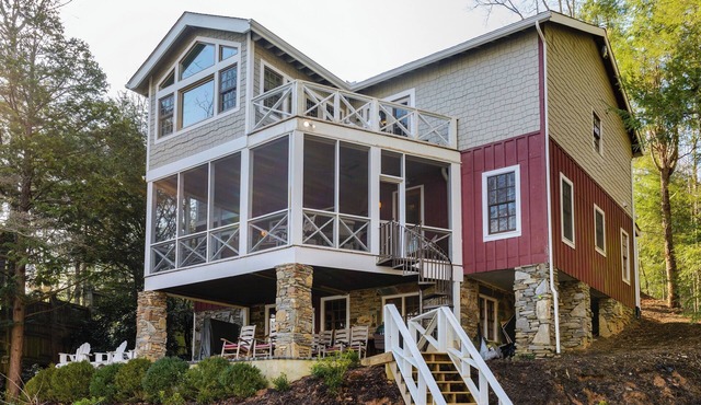 Fabulous 6-bedroom house on Lake Lure!
