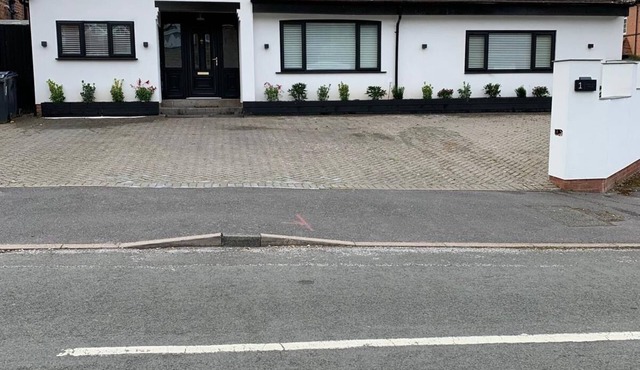 Fabulous 7-bedroom Hyacinth House perfect for your Birmingham getaway