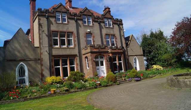 Fabulous 8 bedroom Edwardian country house set in 3 acres with own tennis court