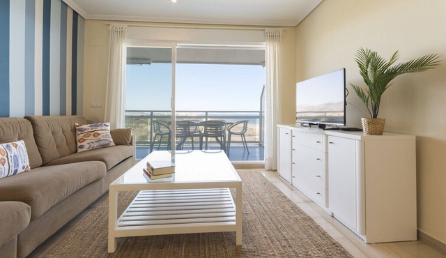 Fabulous beach condo for a great vacation. Amazing Sea Views! - Only families