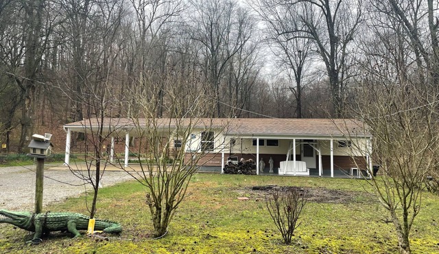 Fabulous cabin with AC in charming Tamms