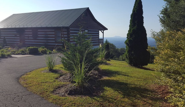 Fabulous cabin with extraordinary view 7NC/VA counties