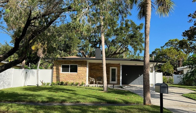 FABULOUS chic Indian Beach/Sapphire Shores house!