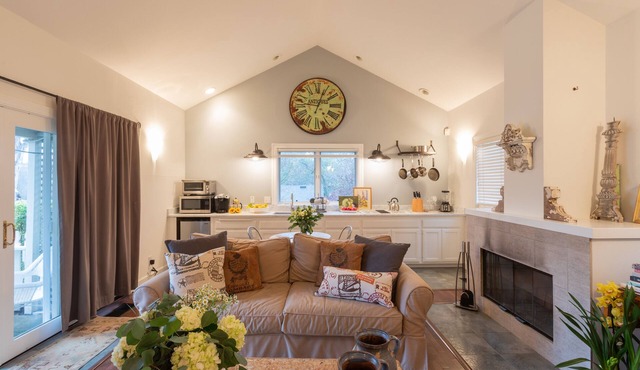 Fabulous Cottage, Walk to Glen Ellen