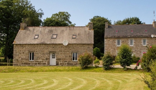 Fabulous Farmhouse & Gite with Pool & Games Room. GREAT FOR LARGER FAMILY GROUPS