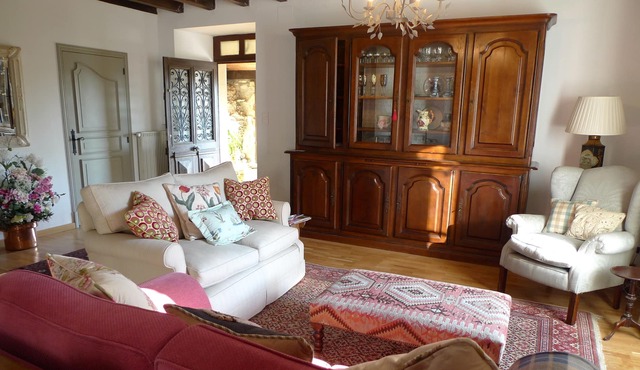 Fabulous Farmhouse set in stunning countryside in easy reach of all amenities