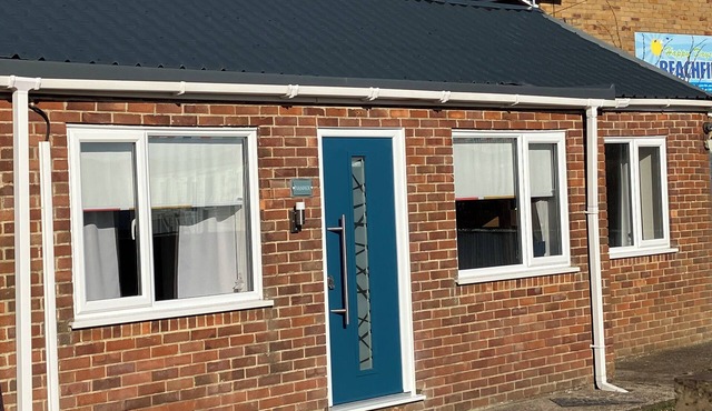 Fabulous pet friendly near beach , holiday bungalow.