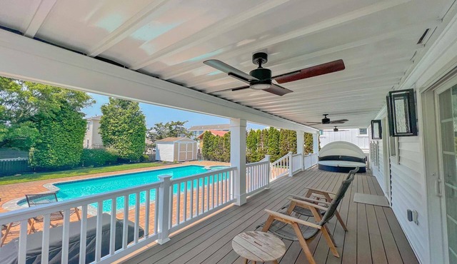 Fabulous Home Stone Harbor with POOL. Walking distance to shops and restaurants
