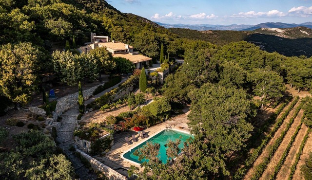 Fabulous houses with breathtaking views in a peaceful and stunning environment