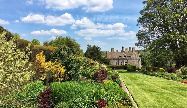 Fabulous Jacobean apartment in the grounds of a Cotswold country estate - Miserden Park Flat