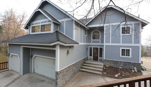 Fabulous Lake Views from all decks!