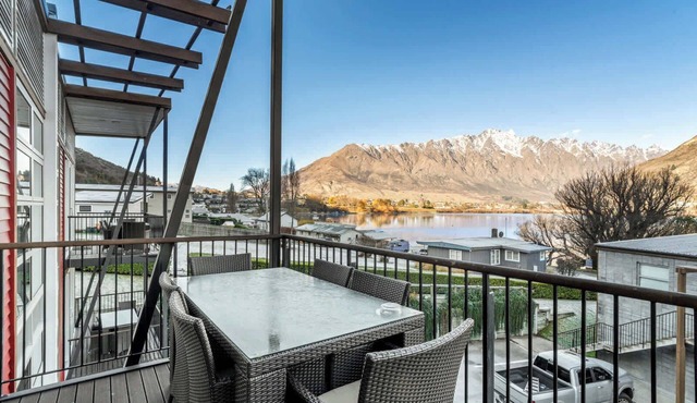 Fabulous Lakeside Marina 2 Bedroom