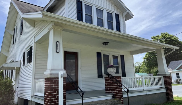 Fabulous location! Three miles to HersheyPark, shopping, and entertainment