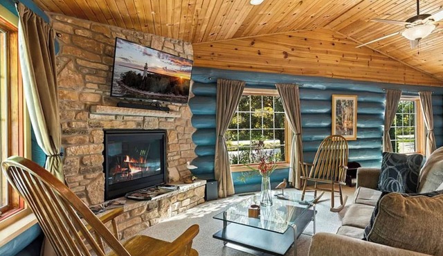 Fabulous Log Suite in charming Ephraim