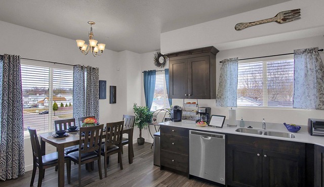 ✔️Fabulous Luxury Apt ✔️ Fast WiFi ✔️ 4KHDTV ✈ Hill AFB