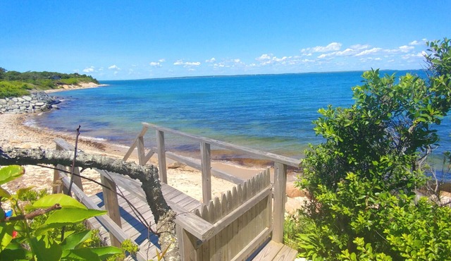 FABULOUS Makonikey OCEANFRONT With Private Beach !Wrap Around Deck, Pets Ok, A/C