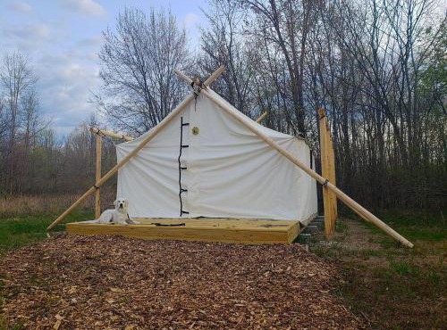 Fabulous Michigan Glamping Getaway near South Haven