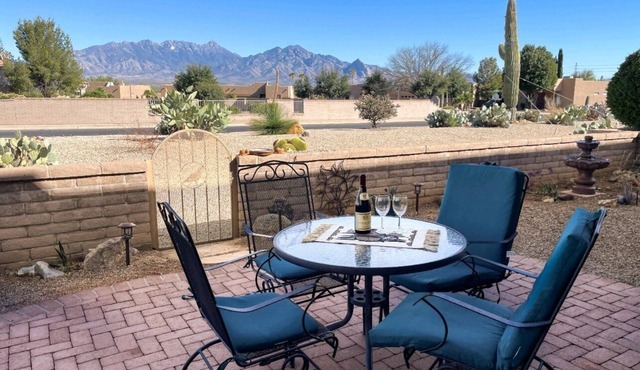 Fabulous Mountain View Townhome in Santa Rita Springs Green Valley