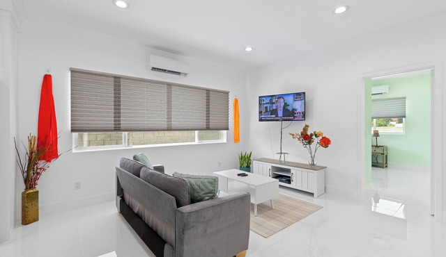 Fabulous new build 3-bedroom house near Disneyland and Solcal beaches
