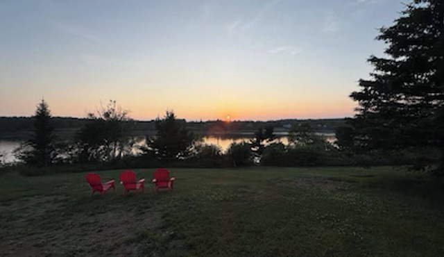 Fabulous Oceanside 4-BR Cottage in Peaceful Cove perfect for relaxing getaway