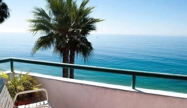 FABULOUS ONE BEDROOM SUITE LAGUNA-BEACH/ACCRSS!