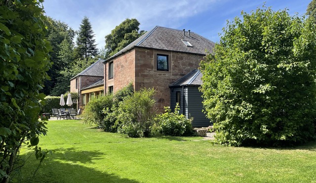 Fabulous open plan house in large country estate close to beach and visitor attractions