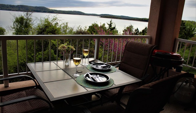 Fabulous Patio View Overlooking The Main Channel Of Table Rock Lake