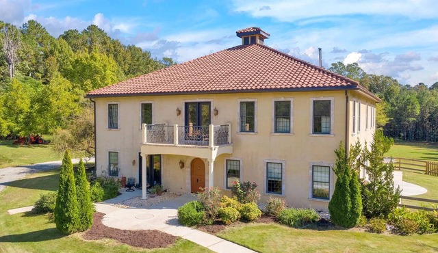 Fabulous Six Bedroom Jordan Lake Tuscan Villa.
