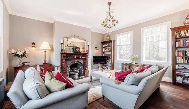 Fabulous Solihull Luxury Designer Apartment 3BR