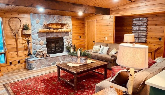 Fabulous stay in fun Manitowish getaway (+Pontoon)