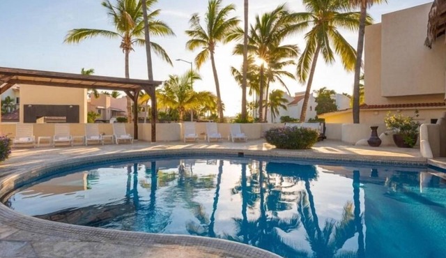 Fabulous Studio with Outdoor Pool