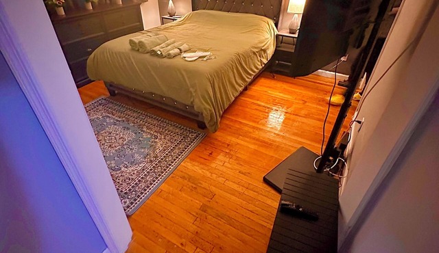 Fabulous studio apartment with AC in West New York