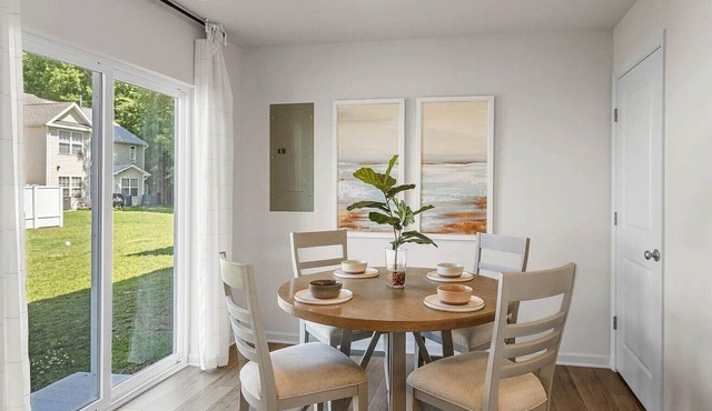 Fabulous townhome in a safe community in Cambridge