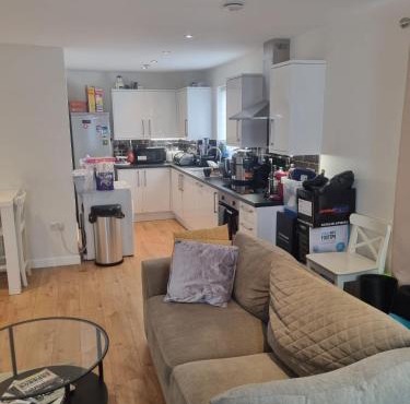 Fabulous two bedroom flat with concierge