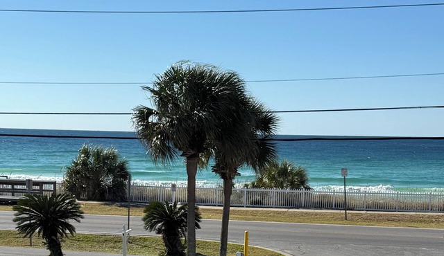 FABULOUS UNOBSTRUCTED VIEW OF THE GULF !