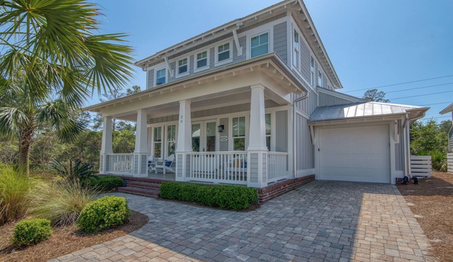 Fabulous Vacation Beach Home in Lakeside community
